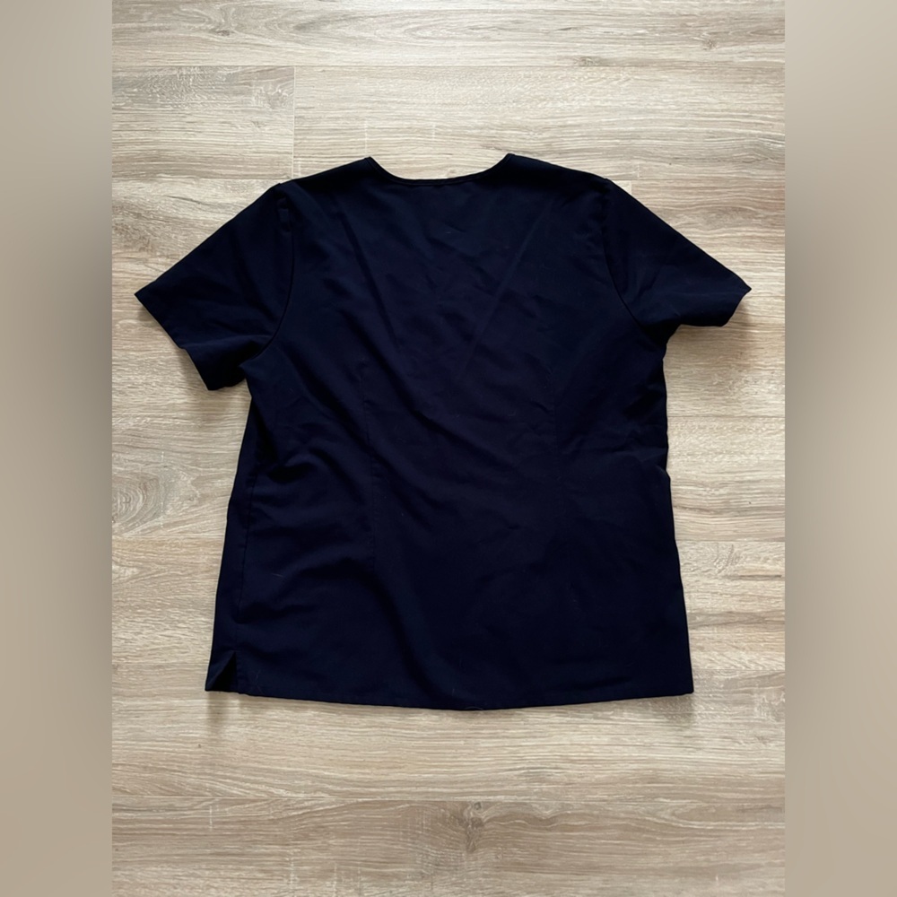 FIGS Women’s Slim Casma Scrub Top Navy Blue - Size XL - Picture 6 of 6